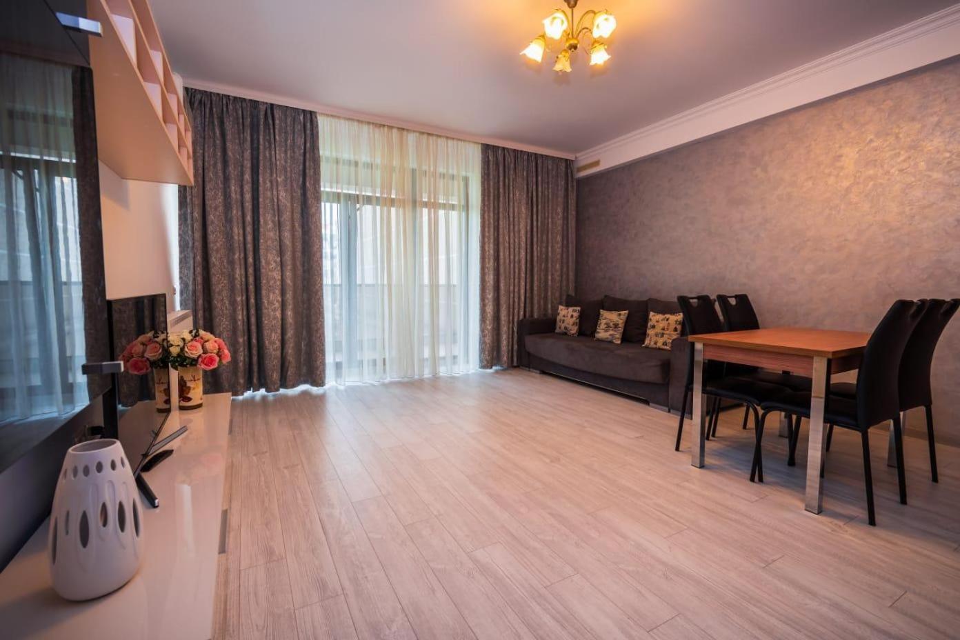 Sophia 2 & Moonlight Apartaments Mamaia Eksteriør billede